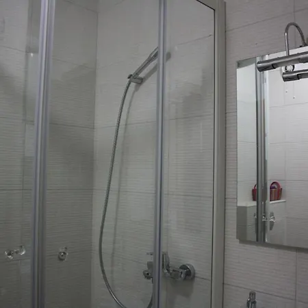 4th Floor דירה *